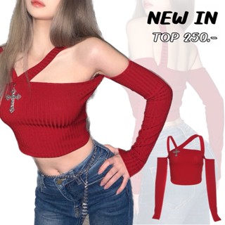 ❤️พร้อมส่ง❤️เสื้อครอปสั้นแขนยาว y2k มีจี้แถมให้ งานผ้าร่องยืดได้ปานกลาง