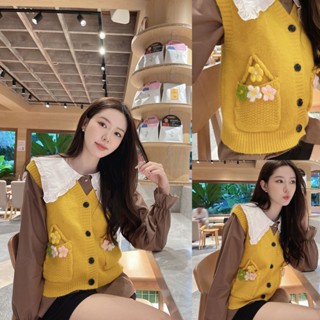 เหลือง/ม่วง 🌼 SLYQ FLOWER BASKET KNIT VEST เสื้อกั๊กไหมพรมกระดุมหน้าปักลายตะกร้าดอกไม้