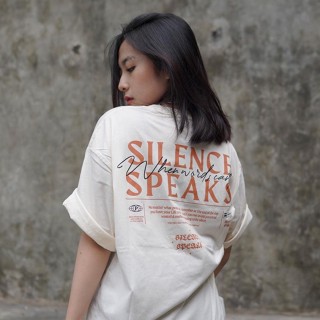 Poeticluzien เสื้อยืด SILENCE SPEAK (สีครีม)