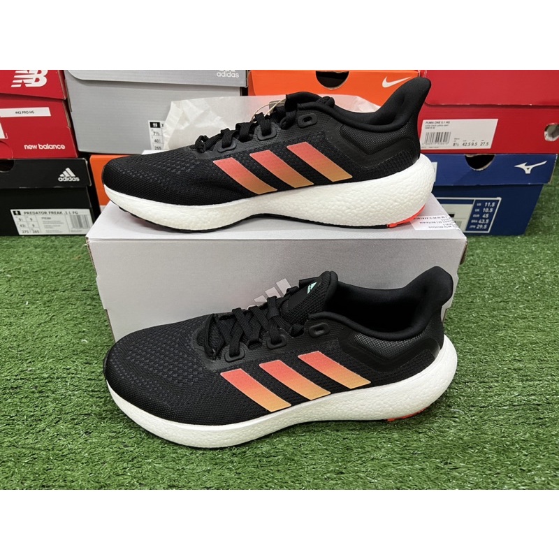 รองเท้าวิ่ง Adidas PureBoost 22
