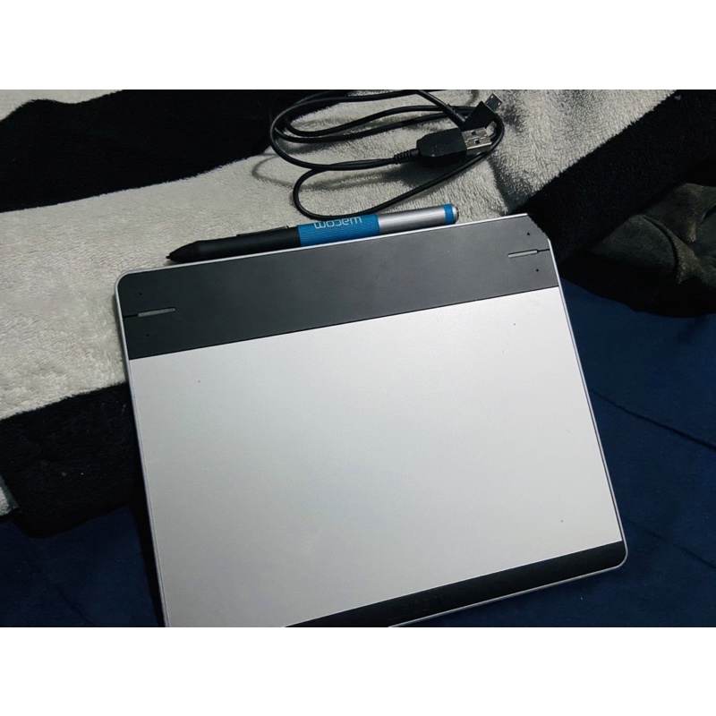 Wacom Intuos Pen and Touch Medium Tablet (CTH680) มือสองสภาพดี✔️