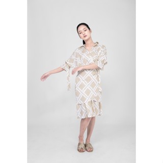 QueenCows ชุดให้นม Mene Dress Shirt (Cream)