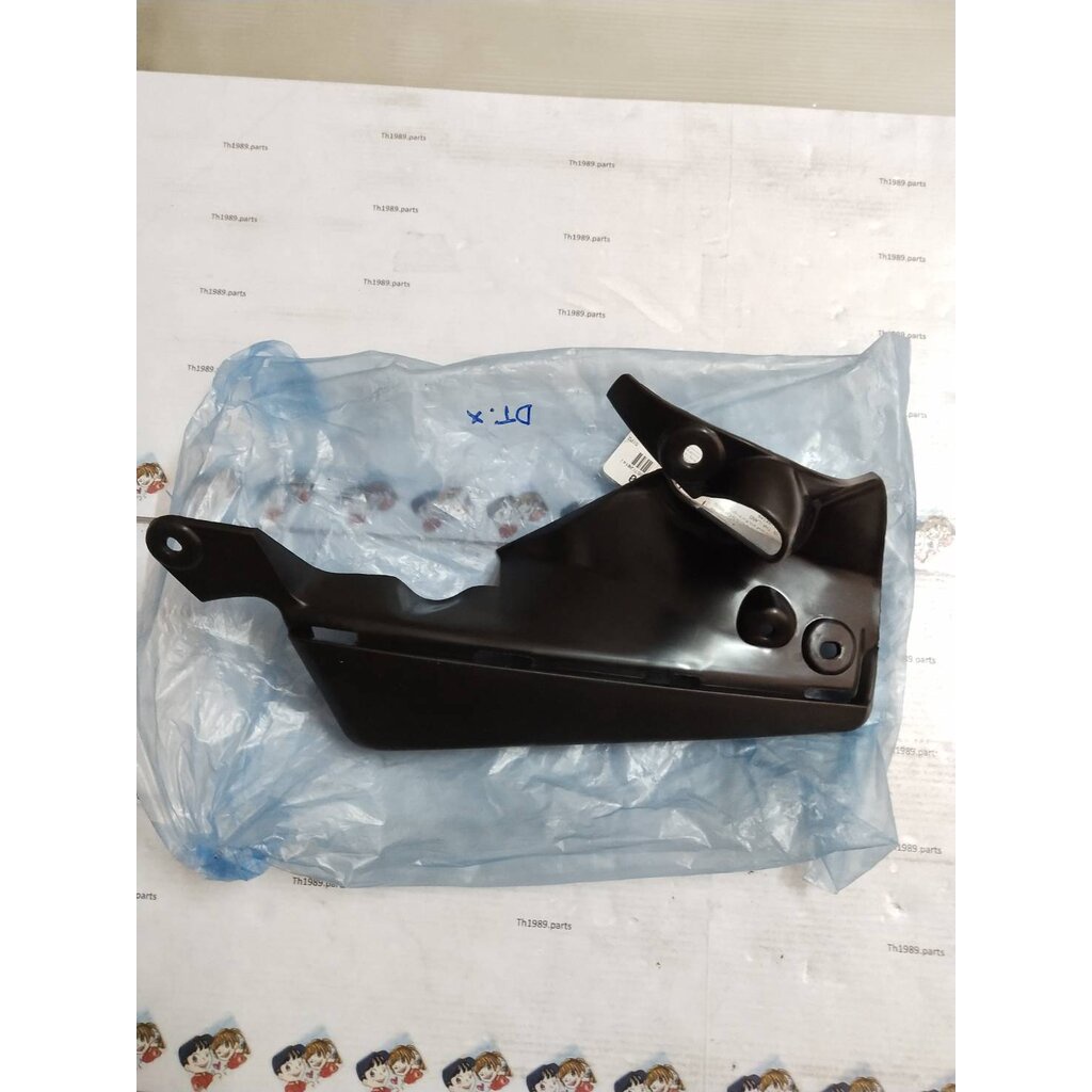 ฝาครอบช่องลมข้างขวา SPARK135 อะไหล่แท้ YAMAHA 5YP-F137V-00 ราคา ถูกที่สุด ดีลบีเคเค