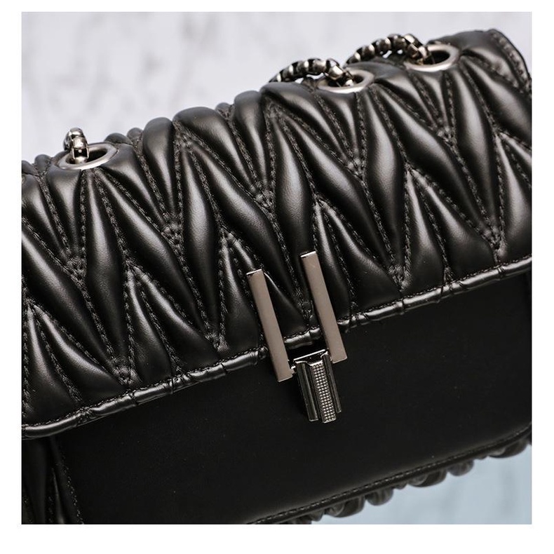 Premium  Luxury Bags กระเป๋าสะพายข้าง วัสดุหนังPU งามพรีเมี่ยม  สายสะพายโซ่สีทอง-6635