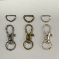 ตะขอ 3.2 cm. พร้อมห่วงตัวดี 1 ชุด 5 บาท