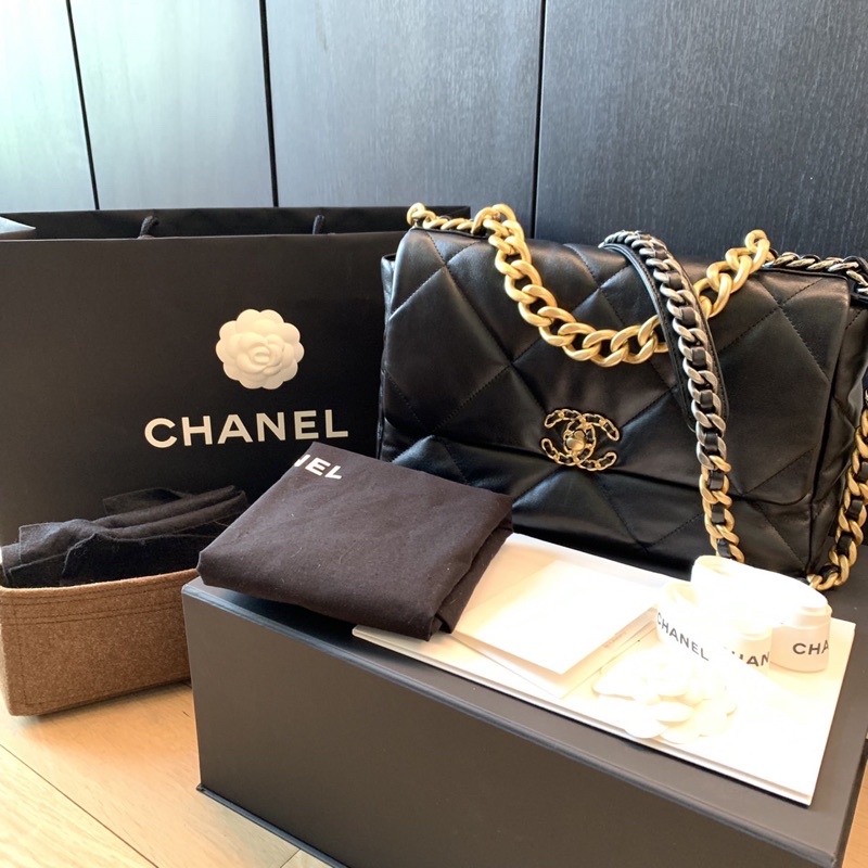 [CO221207393] Chanel / 19 Flap Bag Lambskin
