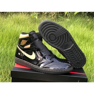 ใหม่ Air Jordan 1 High OG "Black Gold" รองเท้าผ้าใบ สําหรับผู้ชาย 555088-032