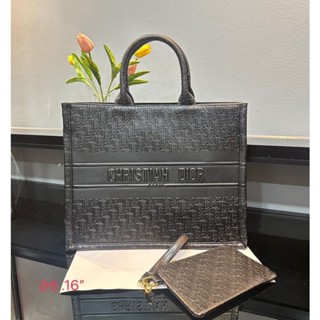 กระเป๋าถือ  Dior  งานสวยพร้อมส่ง  ได้กระเป๋าตังค์ด้วย Size 16”