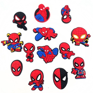 การ์ตูน Spiderman Marvel Crocs Charms Avengers Jibitz Charm Batman Superhero Croc Jibbits สําหรับผู้หญิง รองเท้าอุปกรณ์เสริมหัวเข็มขัดตกแต่ง