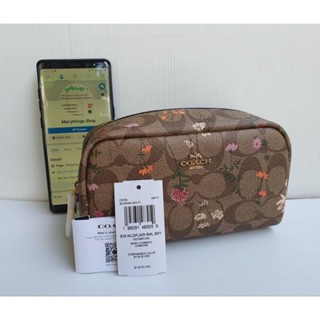 กระเป๋าเครื่องสำอางลายดอกไม้ Coach Small Boxy Cosmetic Case In Signature Canvas With Wildflower Print ใหม่ แท้