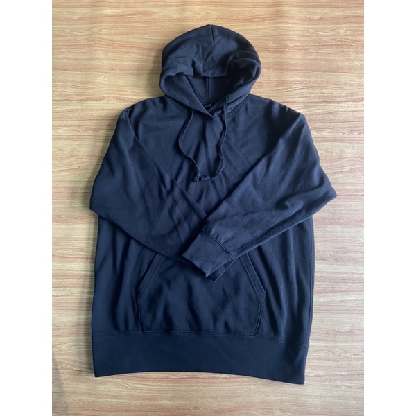 เสื้อกันหนาว Uniqlo สีดำ Sz.S ผู้หญิง สีไม่ซีดค่ะ  อกกว้าง 42”
