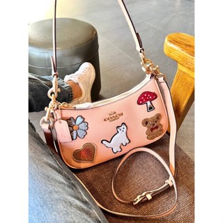 COACH TERI SHOULDER BAG WITH CREATURES PATCHERS ((CC420)