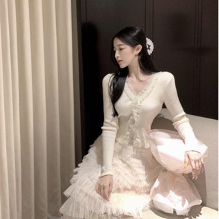 ชุดกระโปรง คอวี ผ้าถัก เอวสูง DK08