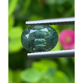 พลอย เขียวส่อง Green Sapphire 2.60 กะรัต (Cts.) ดิบ Unheated พลอยแท้ อัญมณีมงคลประจําวันเกิด เครื่องประดับพลอย