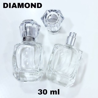 ขวดน้ำหอมสเปรย์ รุ่น diamond square flat ทรงเพชร ฝาเพชรใสเงิน (ขวดเปล่า) 30 ml