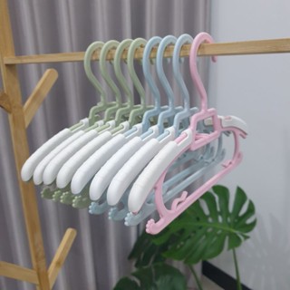 สินค้าพร้อมส่ง!! ไม้แขวนเสื้อเด็ก ผู้ใหญ่ ปรับขนาดขยายได้ สีหวาน ใช้ได้นาน (แพ็ค 5 ชิ้น)