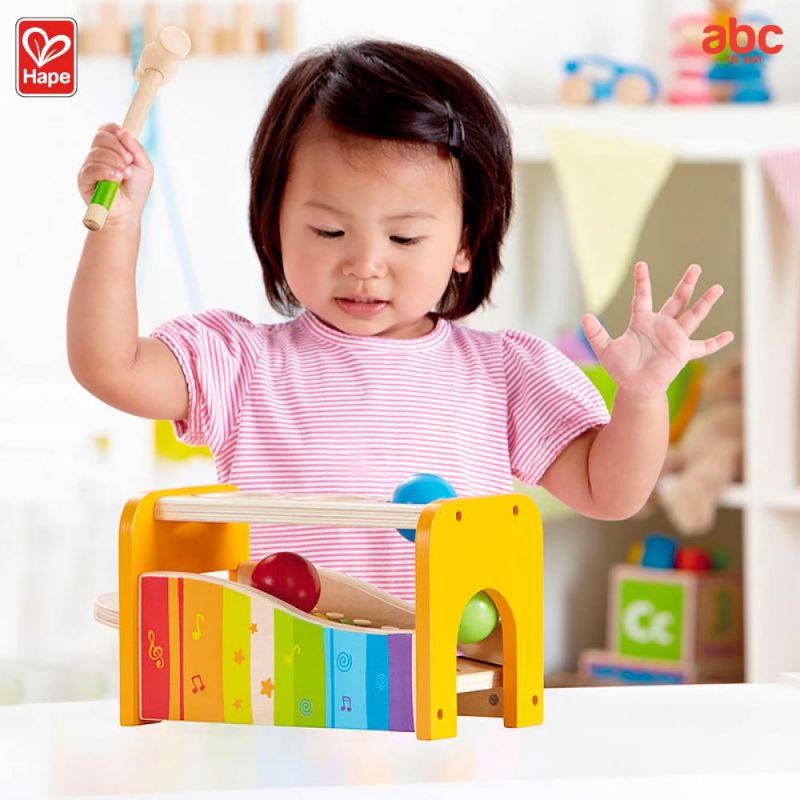 Hape - Toddler Music เครื่องตีจังหวะดนตรี Pound and Tap Bench (12M+) Xylophone ค้อนตีลูกบอล - E0305