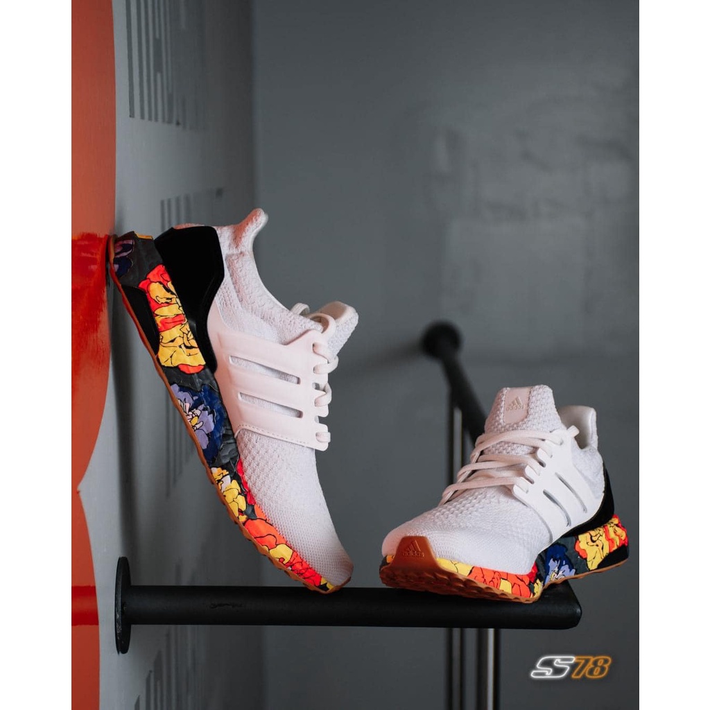 รองเท้า รุ่น Adidas Ultraboost 5.0 DNA