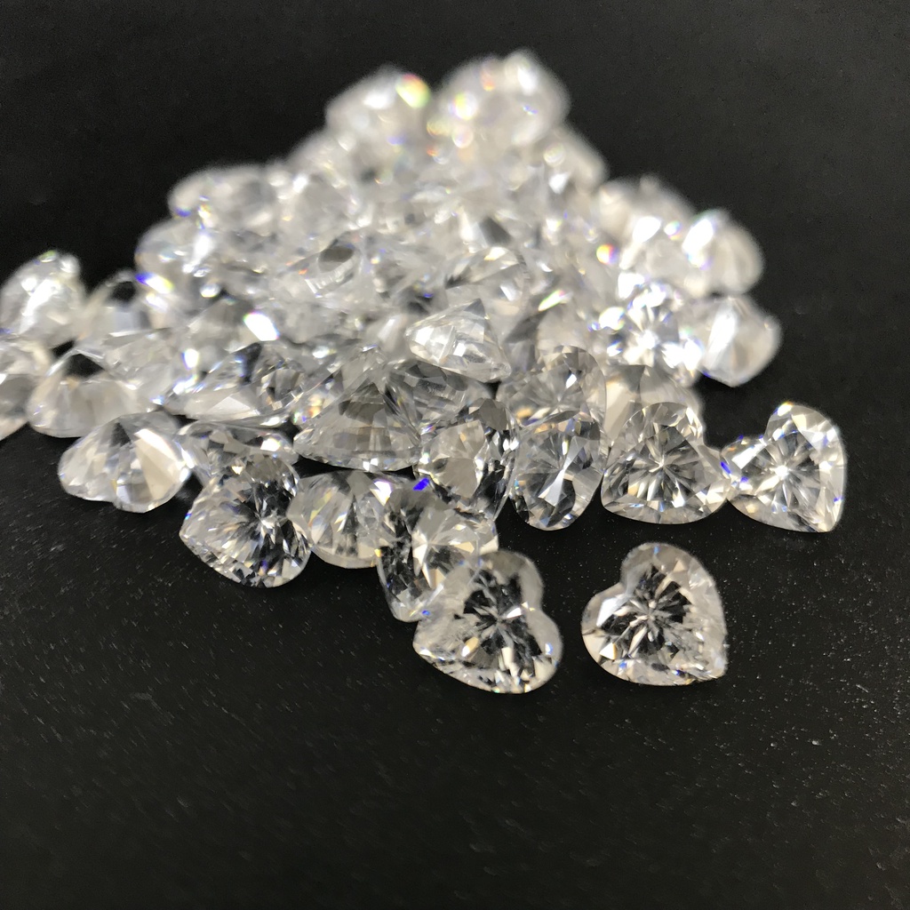 [พร้อมส่ง]AAAAA White CZสีใส/ขาว รูปหัวใจ Heart 2x2/3.5x3.5/4x4/5x5/8x8/9x9มิล เพชรสังเคราะห์พลอยเลี