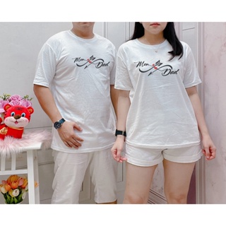 [S-5XL]ผ้าฝ้าย 100% เสื้อยืด พิมพ์ลาย MOM DAD COUPLE ROMANTIC COUPLE สําหรับผู้ชาย และผู้หญิง