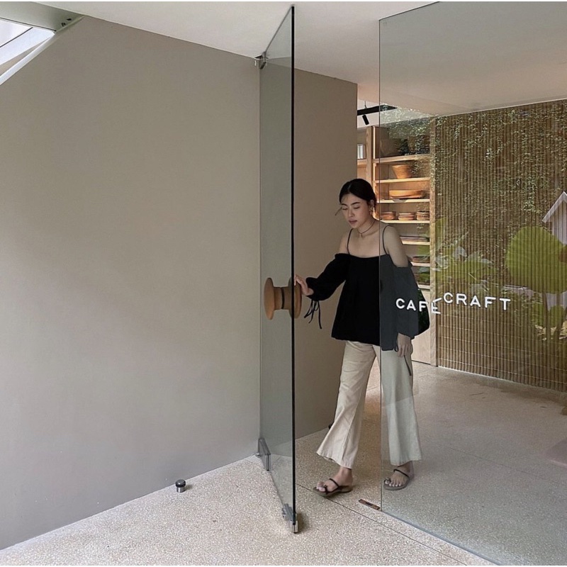 ส่งต่อ Remi Top จาก ig: Vynn.official 350 รวมส่งค่ะ