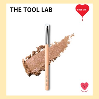 [THE Tool LAB] แปรงทาตา 205