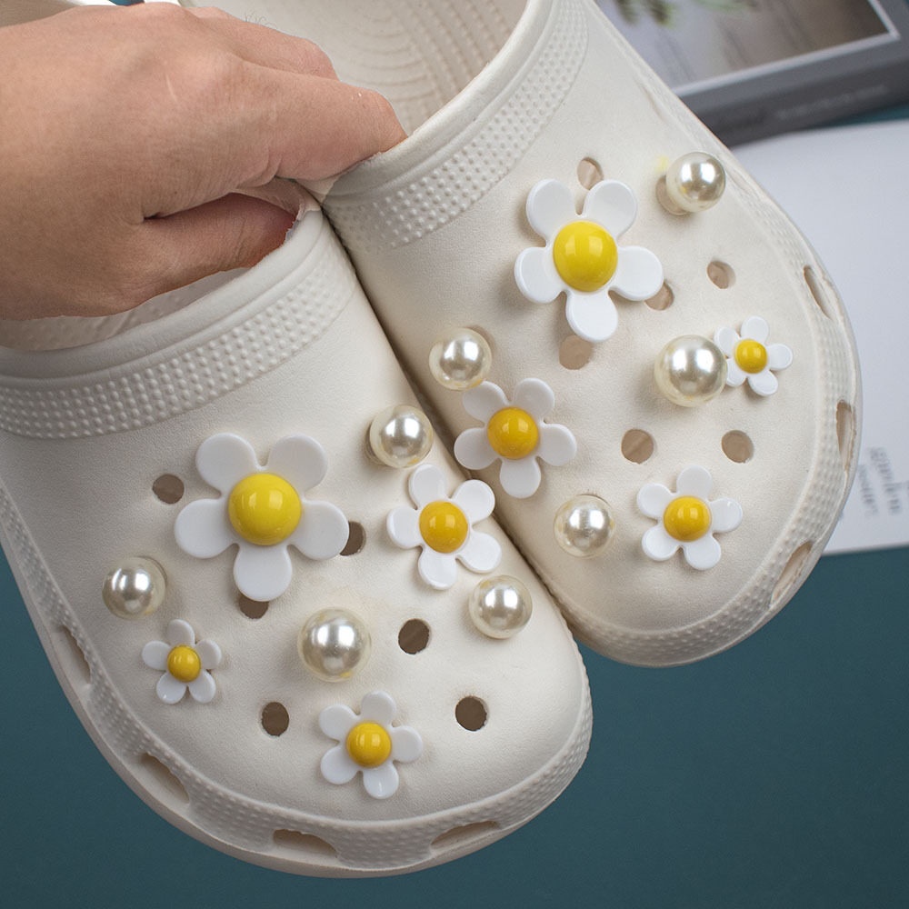 จี้ดอกเดซี่ อะคริลิค ขนาดเล็ก เครื่องประดับ สําหรับตกแต่งรองเท้า Crocs