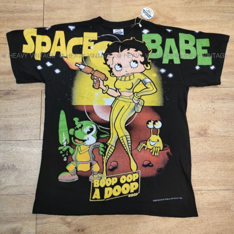 BETTY BOOP SPACE BABE AOP BOOTLEG เสื้อลายการ์ตูน ลายเบตตี้บูฟ บูทเลท
