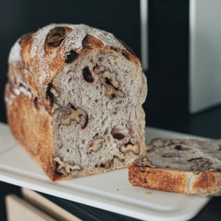 Ⓥ Walnut Cranberry Sourdough (16% Whole Wheat) Tin