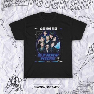 Stray kids SKZ เสื้อยืด ลายศิลปินเกาหลี สีดํา สําหรับเด็กผู้ชาย และผู้หญิง_11