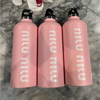 MIU MIU BOTTLE ชนช็อป ขวดน้ำเก็บความร้อน ความเย็น กระเป๋าสะพายทรงขวดน้ำ สีชมพู มิวมิว น่ารักมาก