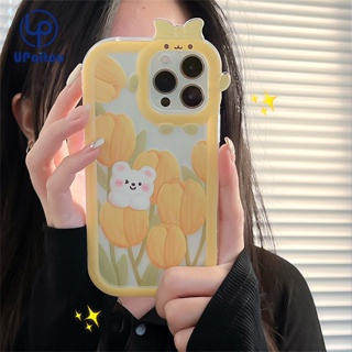 Upaitou Case🌞Compatible For iPhone 14 13 12 11 Pro Max X XR Xs Max 8 7 6 6s Plus SE 2020 เคสโทรศัพท์มือถือแบบนิ่ม ใส ลายดอกไม้ หมีน้อยน่ารัก สีเหลือง สําหรับ