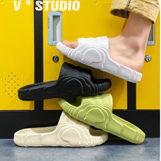 🌟ลด50%🌟รองเท้าแตะYeezy Slideรองเท้ากันน้ำ รองเท้าชายหาด สำหรับผู้ชาย และผู้หญิงจากช็อปแท้(ไซส์37-45)สำหรับใส่ในบ้าน