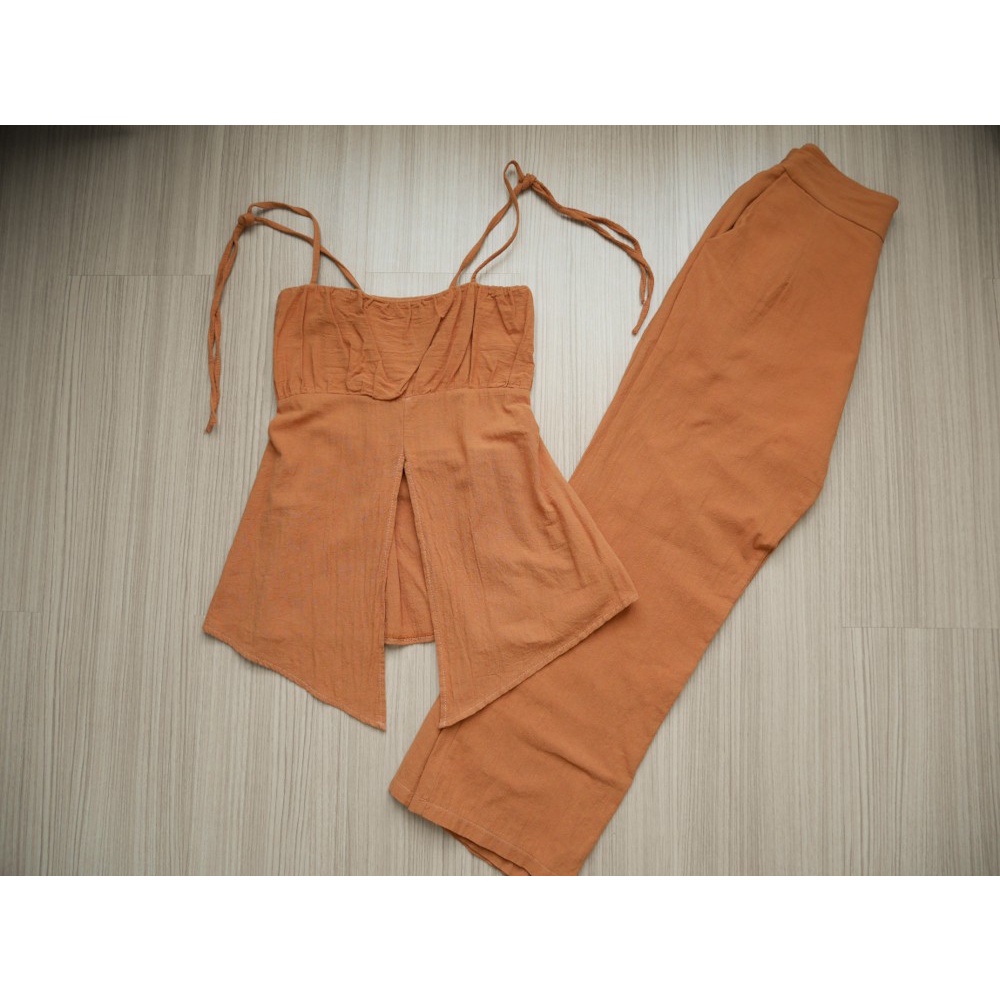 SLYQ ชุดเซ็ท สีส้มอิฐ Sunshine Singlet Top &amp; Pants Linen Set