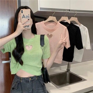 🍓 เสื้อไหมพรม แขนสั้น คอกลม ดีเทลเว้ารูปหัวใจหน้าอก สินค้าพร้อมส่ง ( 3570 )