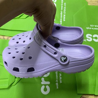 รองเท้าแตะ Crocs ลายดาว แต่งรูกลวง สําหรับผู้หญิง