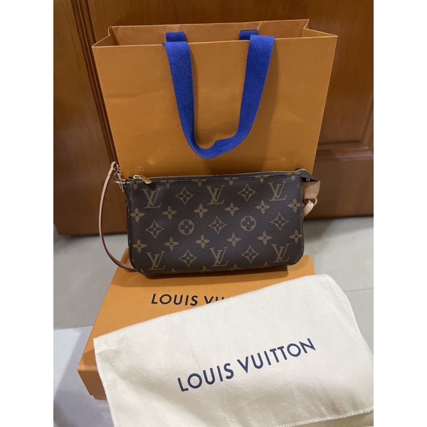 💢Used💢 LV Pochette DC2020