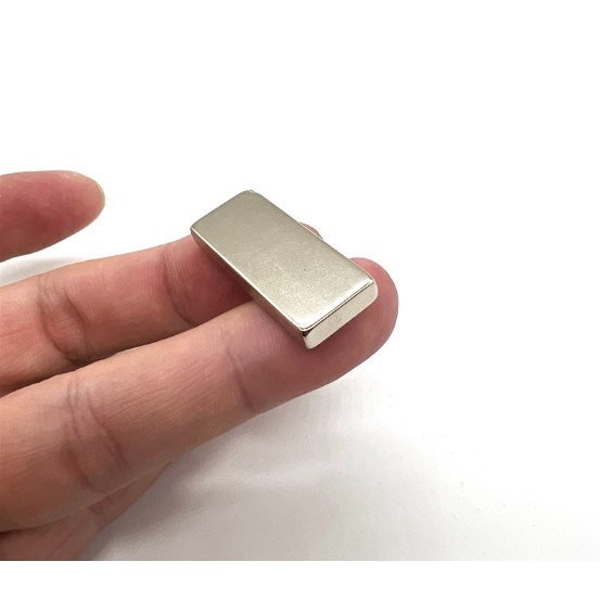 1ชิ้น แม่เหล็กแรงดึงดูดสูง 40x15x5 มม. สี่เหลี่ยม แม่เหล็กแรงสูง 40mm x 15mm x 5mm แม่เหล็ก Neodymiu