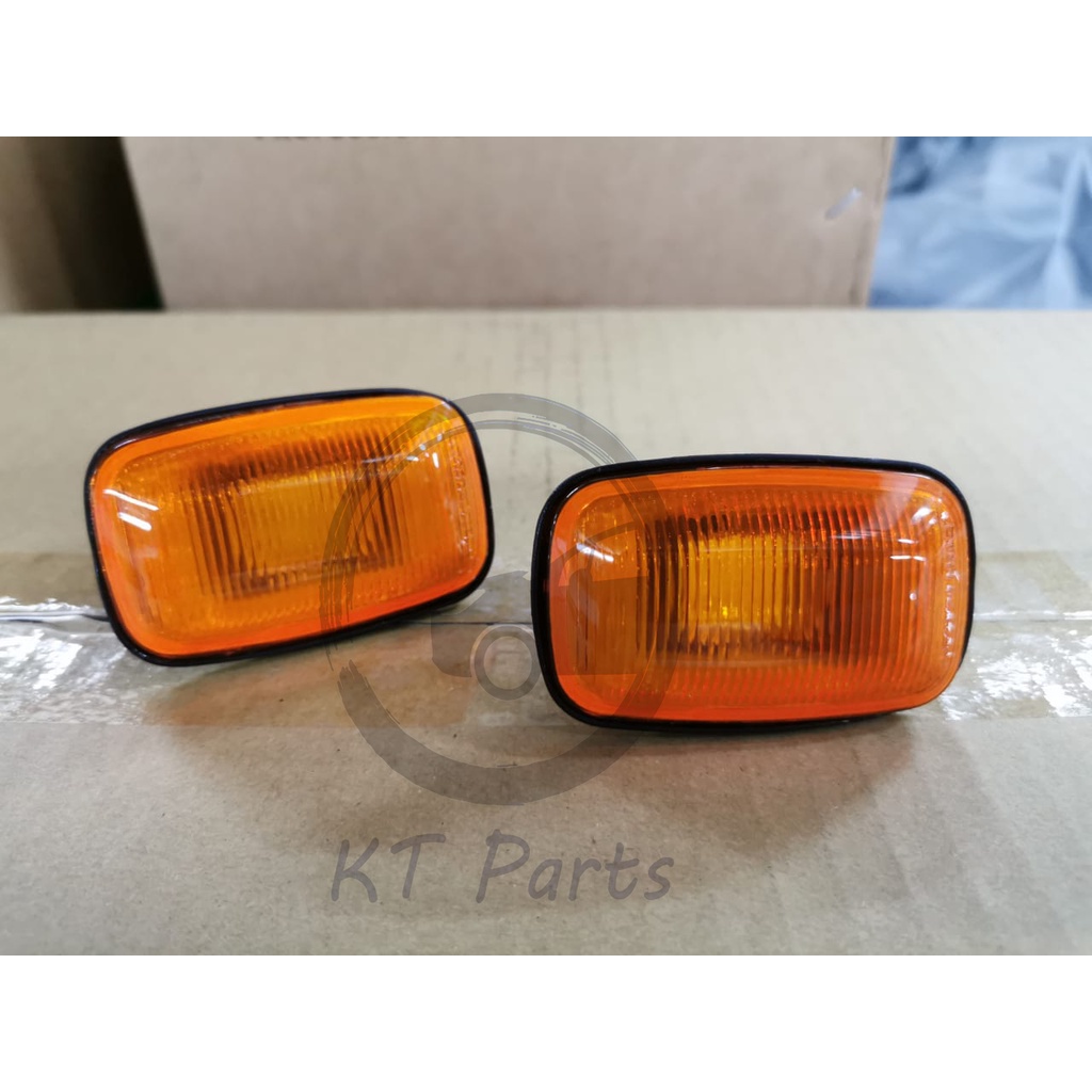 TOYOTA LAND CRUISER HDJ100 / HDJ101 / BJ80 / UZJ100 FRONT FENDER SIDE MUDGUARD LAMPU ใหม่