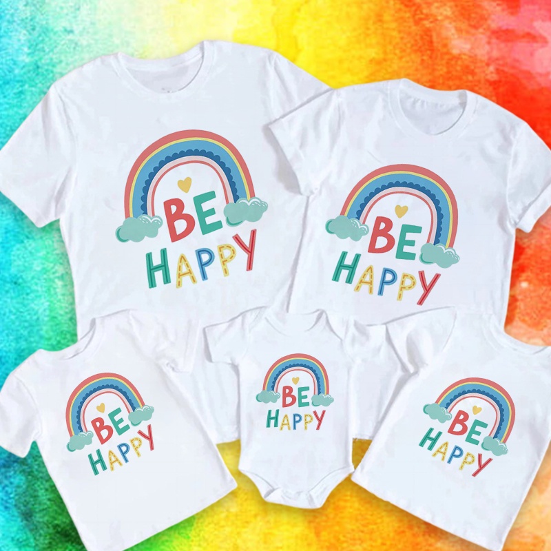 เสื้อเชิ้ตครอบครัว พิมพ์ลาย Be Happy น่ารัก ผ้านิ่ม สวมใส่สบาย สีขาว