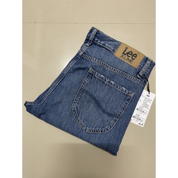 Lee รุ่น LE 726X11 กางเกงยีนส์ผู้ชาย ราคาป้าย 1,890 บาท ยีนส์ไม่ยืด เอวกลาง ทรงกระบอก สียีนส์ ใหม่ ข