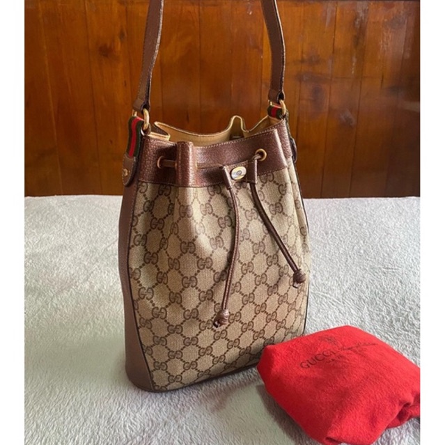 Gucci Supreme Sherry Drawstring Bucket Bag ของแท้ วินเทจ มือสอง แบรนด์เนม กระเป๋า กุชชี่ จีบ