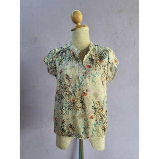 FF02485 เสื้อแฟชั่น สีขาวลาย มือสอง อก 37 นิ้ว