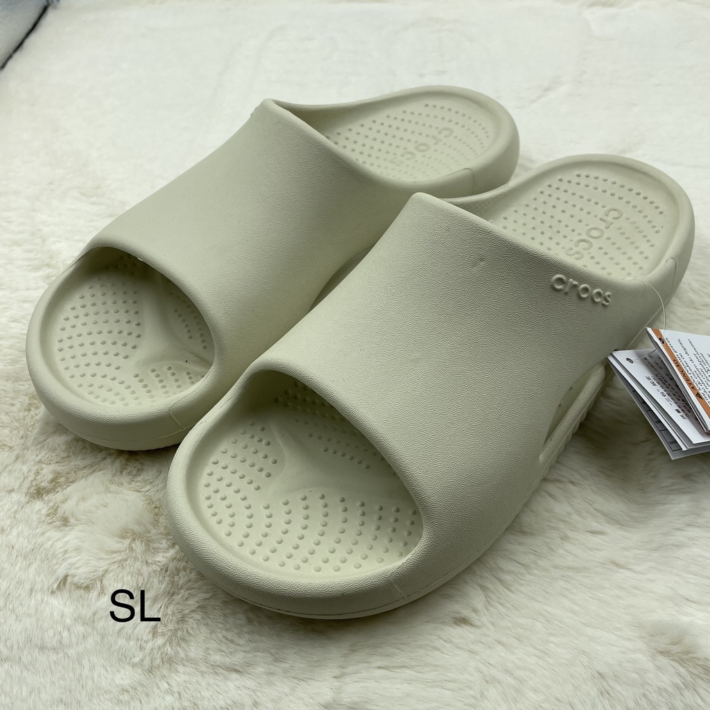 รองเท้าแตะ Crocs รองเท้าแบบสวมสำหรับผู้หญิงและผู้ชาย รุ่น Crocs mellow slide สินค้าสวยคุณภาพดีน้ำหนักเบานิ่มมากๆสวมค่ะ