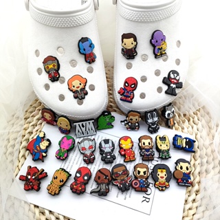 การ์ตูนซูเปอร์แมน Hulk Croc Jibbits Charm Batman Marvel Jibits Avengers Iron Man Jibitz Crocks สําหรับผู้หญิง รองเท้า อุปกรณ์เสริม จี้รองเท้า หมุดตกแต่ง