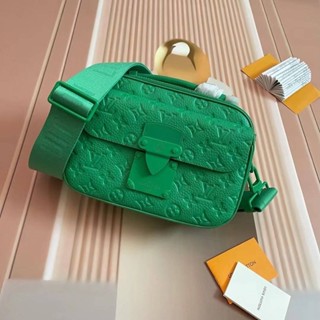 LOUIS VUITTON S LOCK  MONOGRAM   งานดีสุดเทียบเเท้ตารางตรง หนังนิ่ม อยู่ทรง ทำจากหนังเเท้100% สวยมาก พร้อมอุปกรณ์ครบ ✅