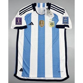 เสื้อบอล เพลเย่อ ทีมชาติ อาเจนติน่า แขมป์ 3 ดาว เหย้า 2022 Player Argentina Home อาร์ม ฟุตบอลโลก World Cup Champions