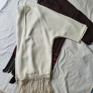 Cotton on Factorie เสื้อคลุม ผ้าเบาสบาย ชายมีระบาย ผ้าลื่นๆ