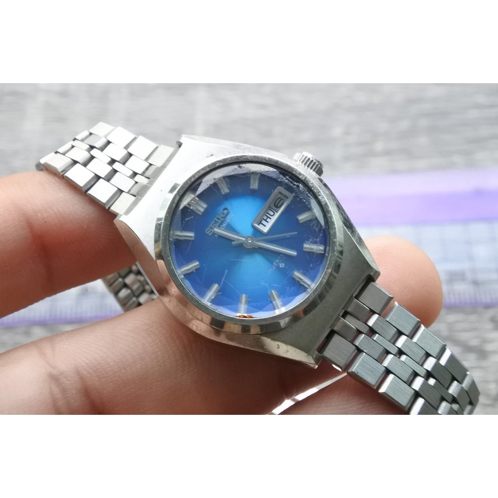 นาฬิกา Vintage มือสองญี่ปุ่น SEIKO 2706 0340 ระบบ AUTOMATIC ผู้หญิง ทรงกลม กระจกเหลี่ยม หน้าสีน้ำเงิน หน้าปัด 28mm