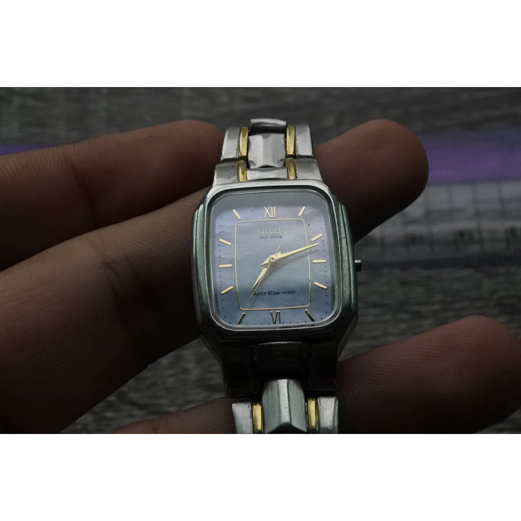 นาฬิกา Vintage มือสองญี่ปุ่น CITIZEN ระบบ ECO DRIVE ผู้หญิง ทรงสี่เหลี่ยม กรอบเงิน หน้าเทา หน้าปัด 23mm